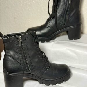 Splendid Leather Black Lace-Up Combat Boots with Side Zipper